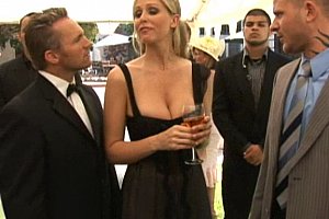 残酷女王皮鞭vk